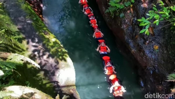 1765991050047-destinasi-wisata-alam-curug-panganten-kabupaten-ciamis_169