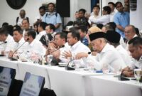 1765991060633-bupati-sumedang-dony-ahmad-munir-saat-menghadiri-rapat-koordinasi-penyelenggaraan-mbg-provinsi-jawa-barat-yang-dipimpin-oleh-m-1765980584136_169