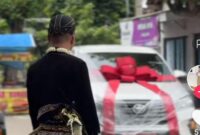 1766034255947-pernikahan-di-nganjuk-yang-viral-karena-mempelai-pria-beri-hadiah-5-ekor-sapi-dan-1-mobil-dengan-total-hampir-rp-1-miliar-1765868398970_169