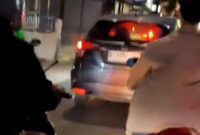 1766034260071-video-viral-warga-mengejar-mobil-yang-diteriaki-pelaku-tabrak-lari-di-bandung-1766025257349_169