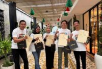 1766055852496-kementerian-pariwisata-republik-indonesia-kemenpar-ri-memfasilitasi-dani-ahmad-mubarok-bersama-empat-mentor-terbaik-lainnya-un-1766054713380