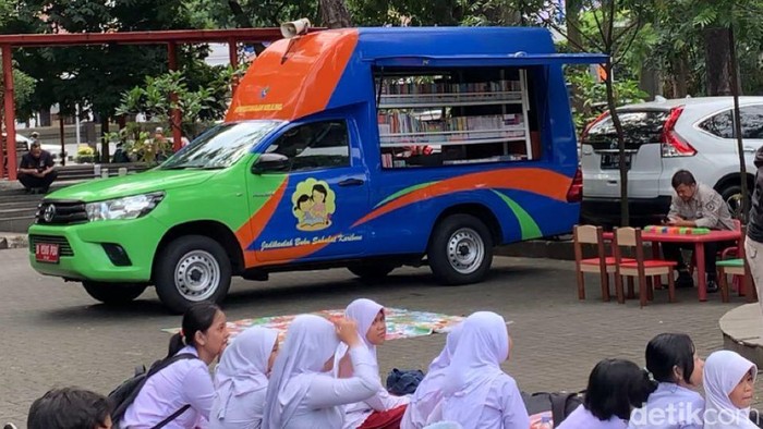 1766077471422-perpustakaan-keliling-1766058151885_169