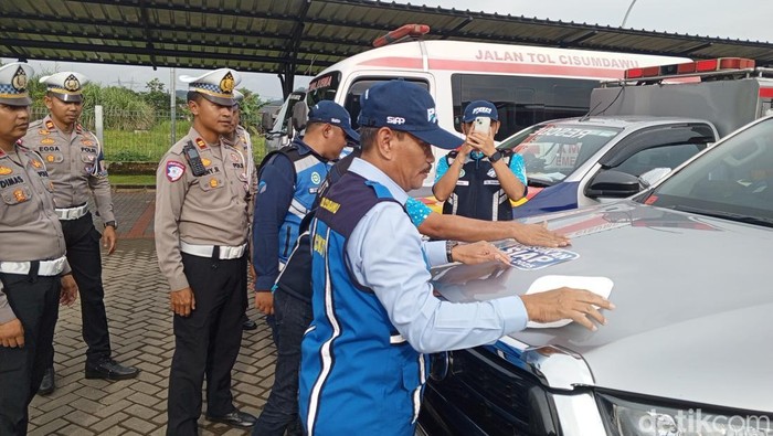 1766099056226-apel-gelar-pasukan-tol-cisumdawu-dan-pemberian-obat-vitamin-kepada-sopir-1766057900678_169