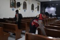 1766574272909-sterilisasi-gereja-di-kota-sukabumi-1766562458011_169