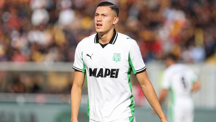 1766617474107-jay-idzes-sassuolo-atalanta-vs-sassuolo-liga-italia-serie-a-1762700587148_169