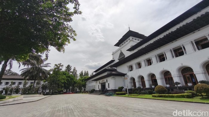 1767006261704-gedung-sate-1763009965930_169