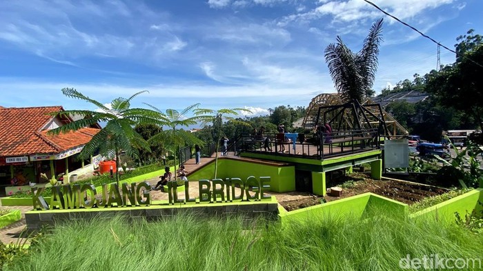 1767071053780-polisi-siaga-di-kamojang-hill-bridge-ibun-kabupaten-bandung-1767061976662_169