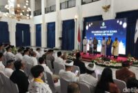 1767200663282-doa-bersama-lintas-agama-di-gedung-sate-kota-bandung-rabu-31122025-1767191271671_169