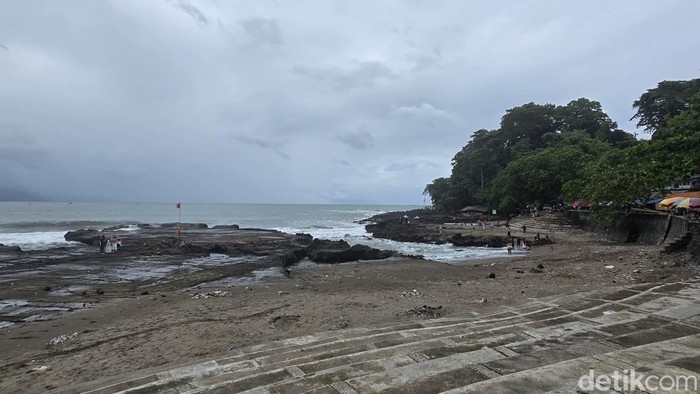 1767243947742-suasana-di-teluk-palabuhanratu-1767238410175_169