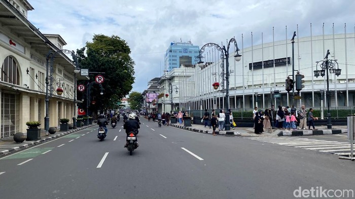 1767243948297-suasana-kota-bandung-di-hari-pertama-2026-1767234270996_169