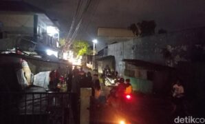 1767373461305-suasana-lokasi-kejadian-anak-hilang-di-tengah-banjir-di-kelurahan-tugujaya-kota-tasikmalaya-1767365350802_169