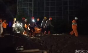 1767373463915-petugas-gabungan-berhasil-mengevakuasi-seluruh-korban-tertimbun-tanah-longsor-di-sumedang-1767361927521_169
