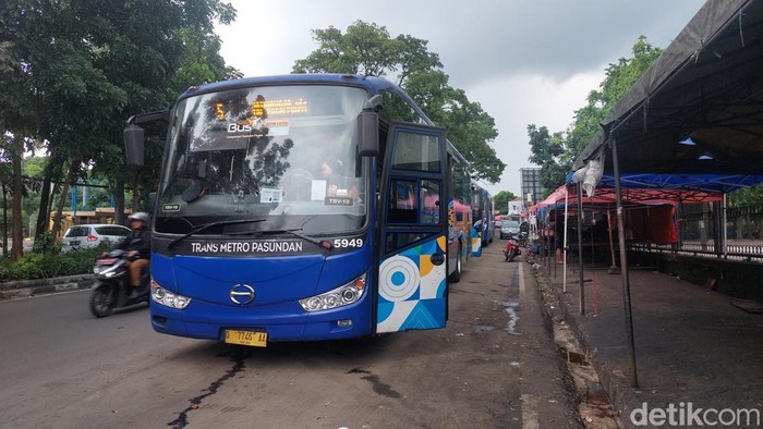 1767611110891-bus-rapid-transit-brt-bandung-raya-metro-jabar-trans-1740995125237_169