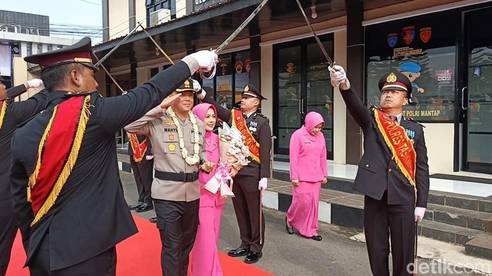 1767783896326-acara-penyambutan-akbp-wahyu-pristha-utama-sebagai-kapolres-tasikmalaya-baru-1767761233394_169