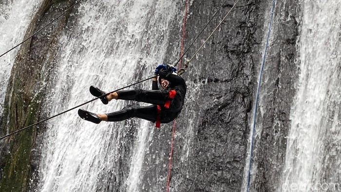 1767783896769-berpetualang-lewat-canyoning-di-gunung-menir-bogor-6_169