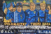1767870259400-koreo-suporter-saat-persib-lawan-persis-di-stadion-gbla-1748086913871_169