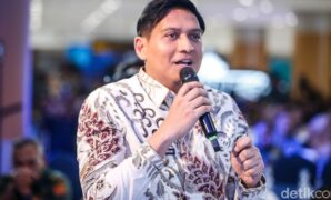 1767978255252-bupati-indramayu-lucky-hakim-saat-hadir-di-detikcom-regional-summit-1747661547288_169