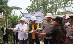 1767978260718-proses-peletakan-batu-pertama-pembangunan-rutilahu-pasangan-lansia-di-subang-1767958233807_169