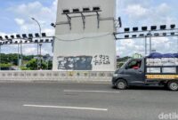1768021458658-vandalisme-di-flyover-pasupati-1767938058305_169