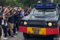 1768129473444-tim-persija-naik-rantis-ke-stadion-gbla-untuk-menghadapi-persib-bandung-1768115545802_169