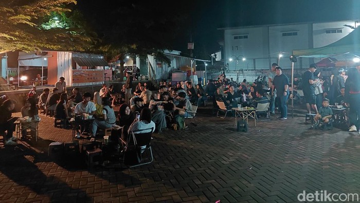 1768194266054-suasana-area-parkir-belakang-gedung-dprd-majalengka-1768180428556_169