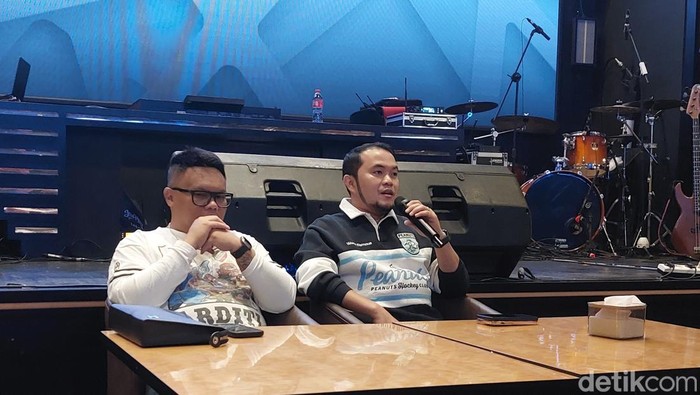 1769015073847-badai-ex-kerispatih-dan-zakir-rasidin-saat-menggelar-konferensi-pers-di-cirebon-1768995100316_169