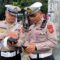 1769144670642-penilangan-menggunakan-ponsel-atau-etle-mobile-handheld-sudah-mulai-diberlakukan-di-jawa-barat-1769077789450_169