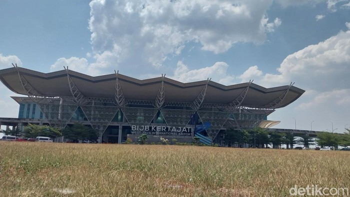 1769187878381-bandara-kertajati-atau-bandara-internasional-jawa-barat_169