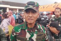 1769274286053-kepala-penerangan-kodam-iiisiliwangi-kolonel-inf-mahmuddin-di-cisarua-1769252791702_169