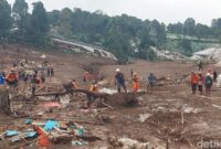 1769339079102-operasi-pencarian-korban-tertimbun-longsor-terus-dilakukan-1769319863595_169
