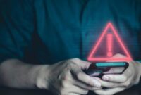 1769425449229-ilustrasi-peringatan-tanda-ponel-di-kloning-orang-lain_169