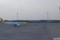 1769425460662-kedatangan-maskapai-scoot-di-bandara-kertajati_169