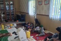 1769533465673-siswa-dirawat-di-puskesmas-usai-alami-gejala-keracunan-1769503107510_169